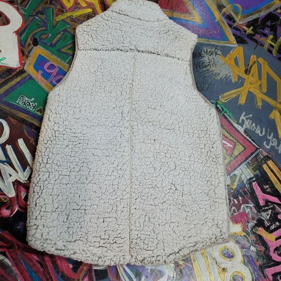 Thread + Supply Sherpa Fleece thick ivory vest - zip-up, pockets, size large - Picture 7 of 9